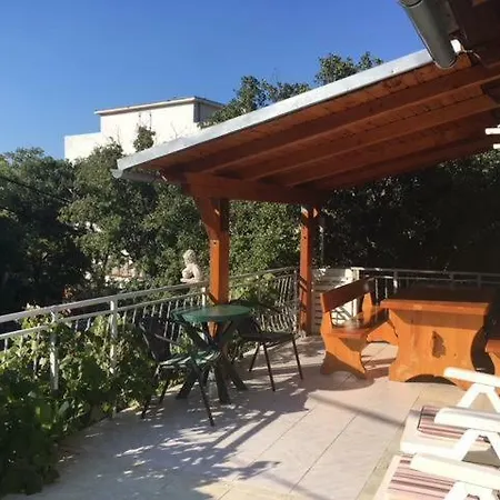 Apartman Mira Karlobag Exterior photo